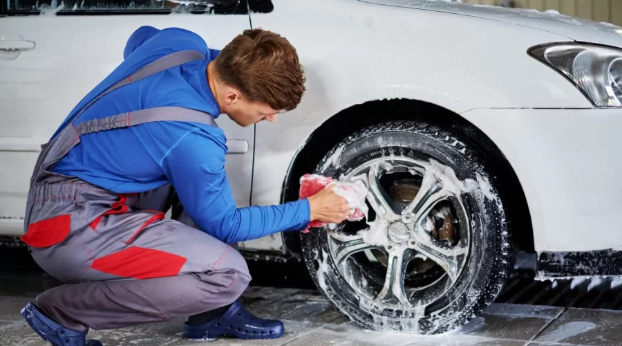 Comment nettoyer efficacement les jantes de votre voiture ?